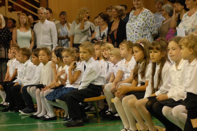 Évnyitó